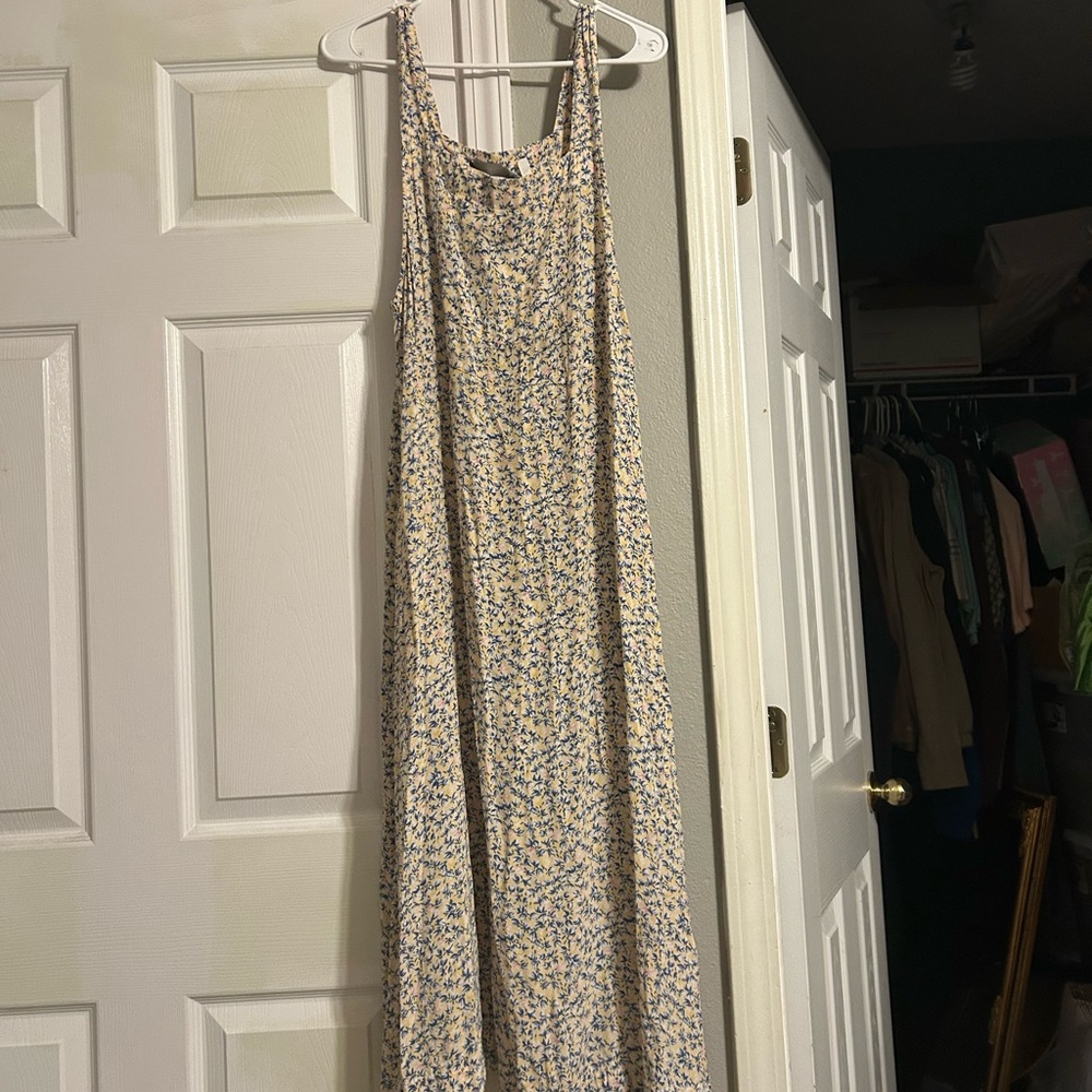 Floral Sleeveless Maxi Dress